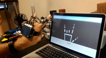 逆天科技！Gest手套革新交互，隔空打字引領(lǐng)穿戴設(shè)備新紀(jì)元